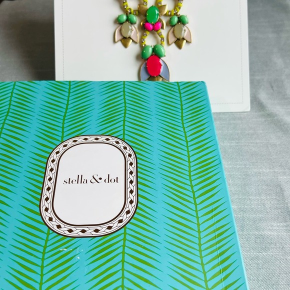 New Stella & Dot Tropicana Statement Necklace - Picture 6 of 7
